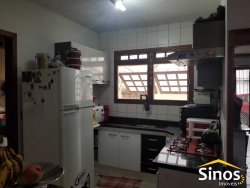 Casa com 03 dormitórios no condomínio das Margaridas  