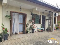 Casa com 03 dormitórios no condomínio das Margaridas  