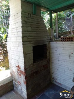 Casa com 02 dormitórios no Bairro Guarani 