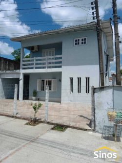 Sobrado com 03 dormitórios no bairro Independência 