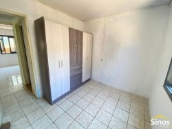 Casa com 03 dormitórios em Lomba Grande 