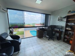 Casa com 03 dormitórios em Lomba Grande 