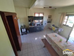 Casa com 03 dormitórios no bairro Vila Nova 