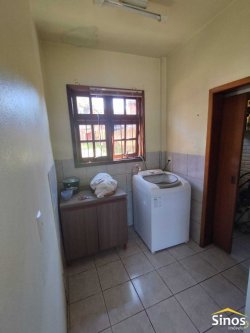 Casa com 03 dormitórios no bairro Vila Nova 