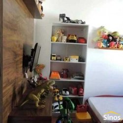 Casa com 03 dormitórios no bairro Vila Progresso 