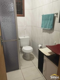 Casa com 03 dormitórios no bairro Vila Progresso 
