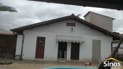 Casa com 03 dormitórios no bairro Vila Progresso 