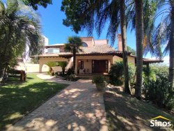 Casa de alto padrão no bairro Rondônia  