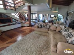 Casa de alto padrão no bairro Rondônia  