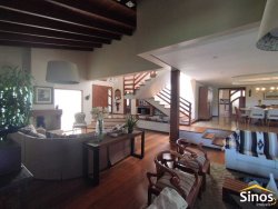 Casa de alto padrão no bairro Rondônia  