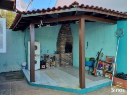 Casa com 02 dormitórios no bairro Santa Teresa  