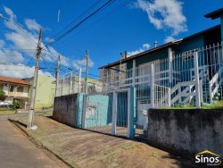 Casa com 02 dormitórios no bairro Santa Teresa  