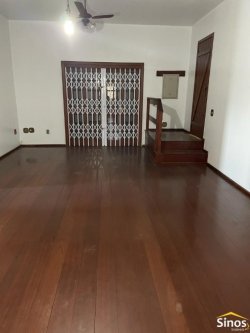 Casa com 05 dormitórios no bairro Liberdade 