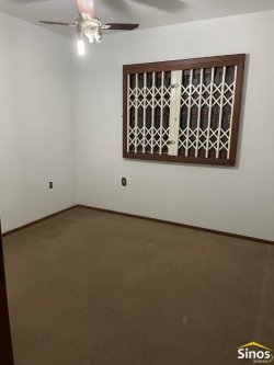 Casa com 05 dormitórios no bairro Liberdade 