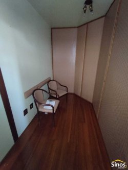Sala comercial com 32 m² no bairro Centro 