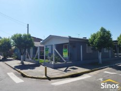 Casa com 02 dormitórios no bairro Santos Dumont 