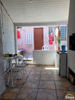 Casa com sala comercial no bairro Vila Nova 