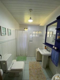 Casa com 04 dormitórios no bairro Lomba Grande 