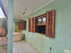 Casa em reforma com 03 dormitórios no bairro Lomba Grande 