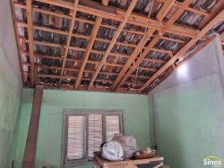Casa em reforma com 03 dormitórios no bairro Lomba Grande 