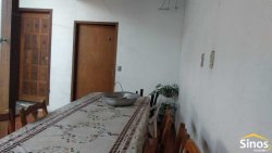 Casa com 03 dormitórios no bairro Lomba Grande 