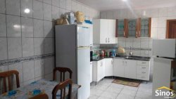 Casa com 03 dormitórios no bairro Lomba Grande 