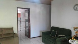 Casa com 03 dormitórios no bairro Lomba Grande 