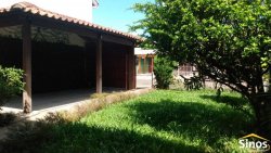 Casa com 03 dormitórios no bairro Lomba Grande 