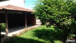 Casa com 03 dormitórios no bairro Lomba Grande 