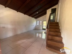 Casa para locação com 02 dormitórios em Lomba Grande 