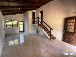 Casa para locação com 02 dormitórios em Lomba Grande 