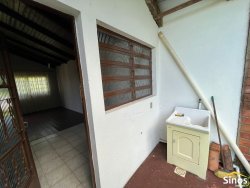 Casa para locação com 02 dormitórios em Lomba Grande 