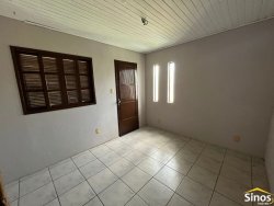 Casa para locação com 02 dormitórios em Lomba Grande 