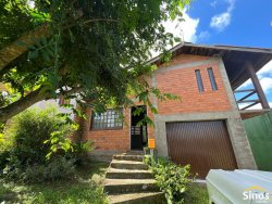 Casa para locação com 02 dormitórios em Lomba Grande 