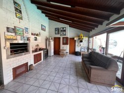 Bela casa com 02 dormitórios no bairro Campina 