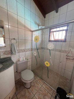 Bela casa com 02 dormitórios no bairro Campina 