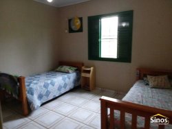 Casa de alvenaria com 03 dormitórios no bairro Rondônia  