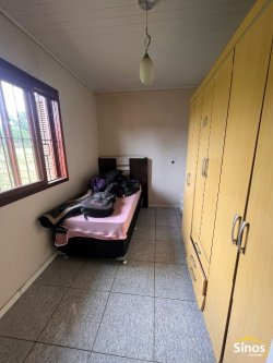 Casa com 02 dormitórios no bairro Primavera  