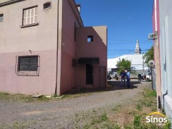 Prédio comercial no bairro Vila Rosa 