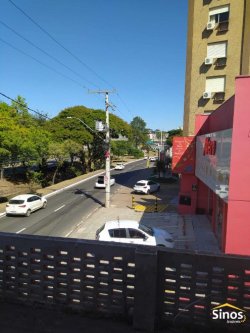 Prédio comercial no bairro Vila Rosa 