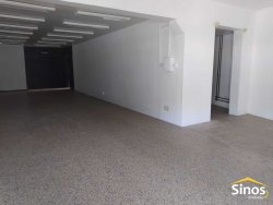 Prédio comercial no bairro Vila Rosa 