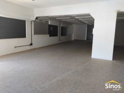 Prédio comercial no bairro Vila Rosa 