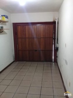 Sobrado com 03 dormitórios no bairro Ideal 