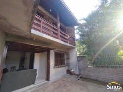 Sobrado com 03 dormitórios no bairro Vila Nova 