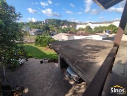 Sobrado com 03 dormitórios no bairro Vila Nova 