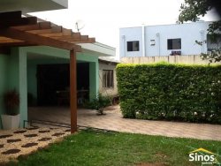 Casa com 03 dormitórios no bairro Santos Dumont  