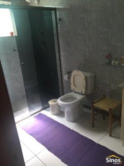 Casa com 03 dormitórios no bairro Santos Dumont  