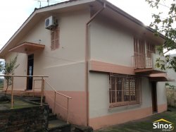 Sobrado com 03 dormitórios no bairro Hamburgo Velho 