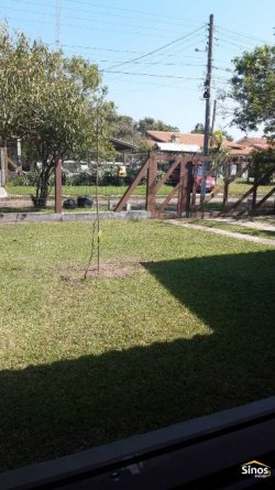Casa com 03 dormitórios em Imbé  