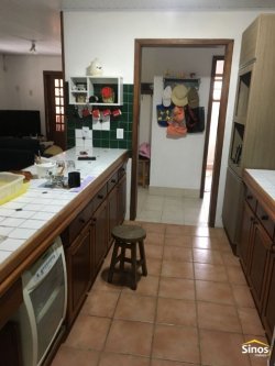 Casa com 03 dormitórios em Imbé  
